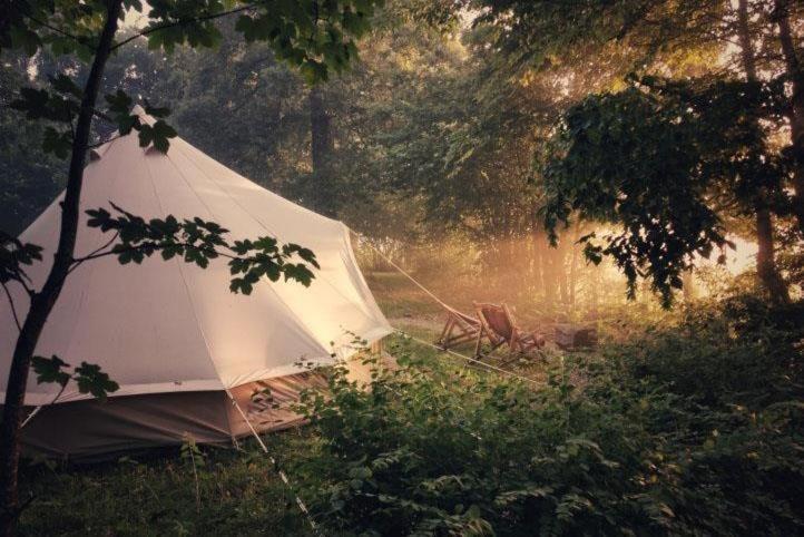 Camping Etang Du Camp Senergues Экстерьер фото