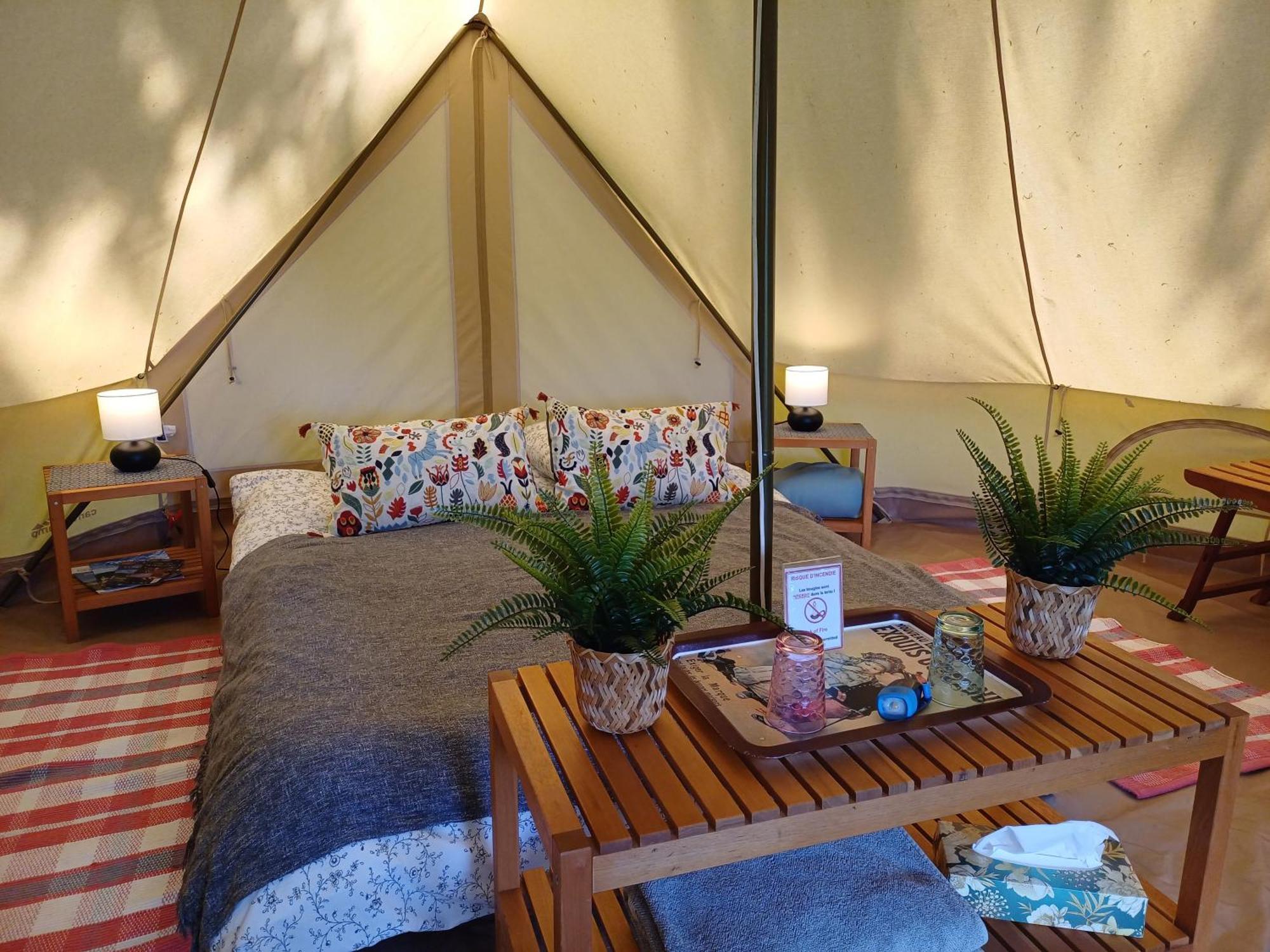 Camping Etang Du Camp Senergues Экстерьер фото